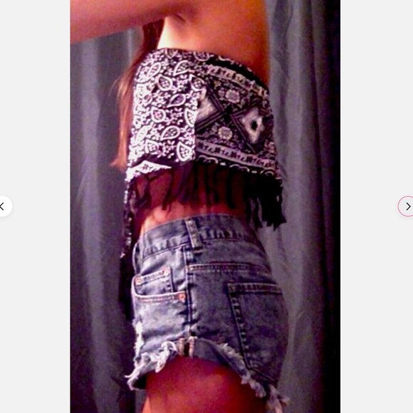 Paisley Print Bandanna Boho Crop Halter Top by PS Erin Wasson | PacSun | Medium - Picture 3 of 10